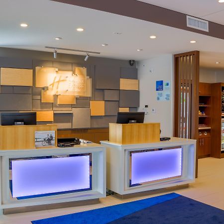 Holiday Inn Express & Suites - Detroit Northwest - Livonia By Ihg Εξωτερικό φωτογραφία