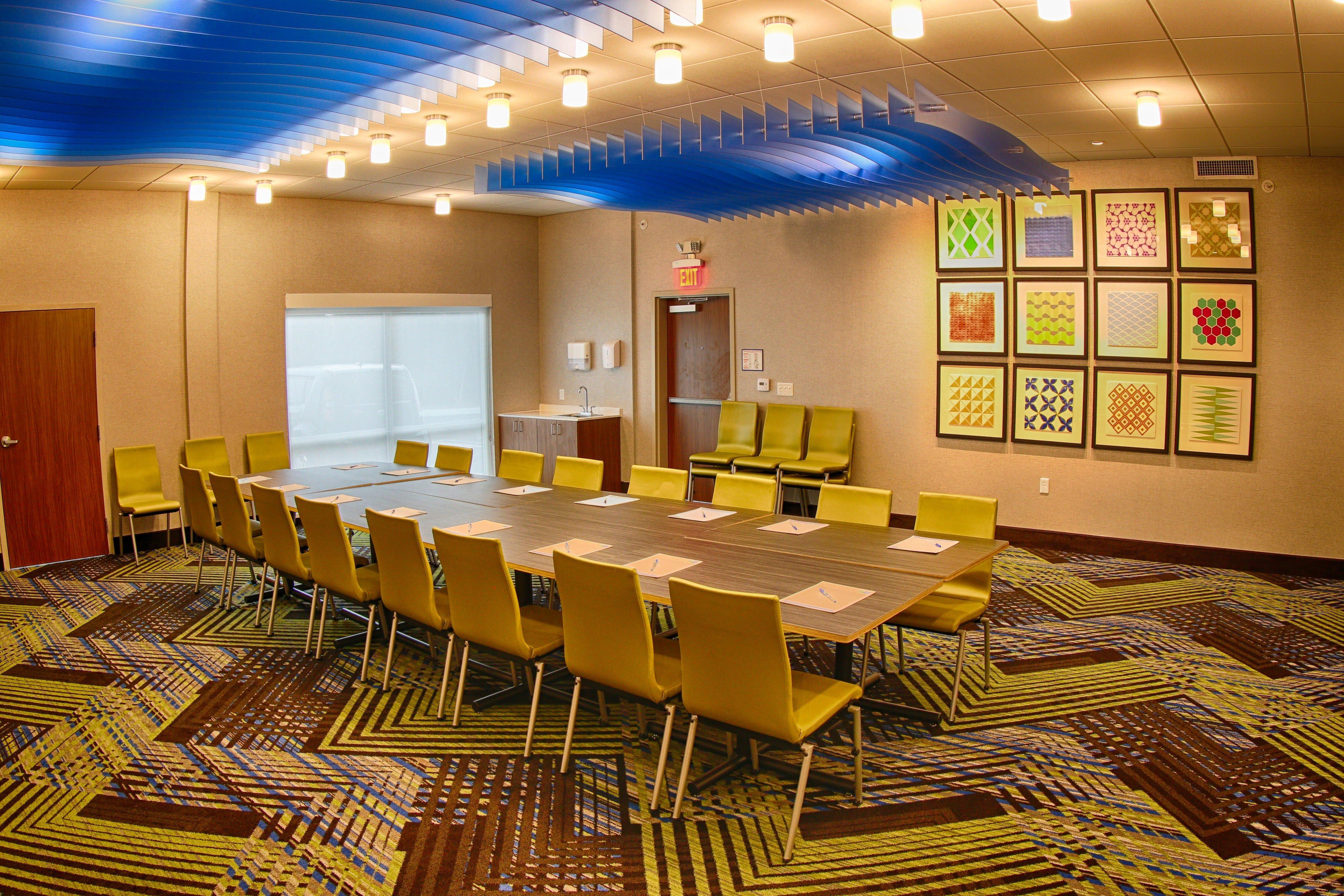 Holiday Inn Express & Suites - Detroit Northwest - Livonia By Ihg Εξωτερικό φωτογραφία