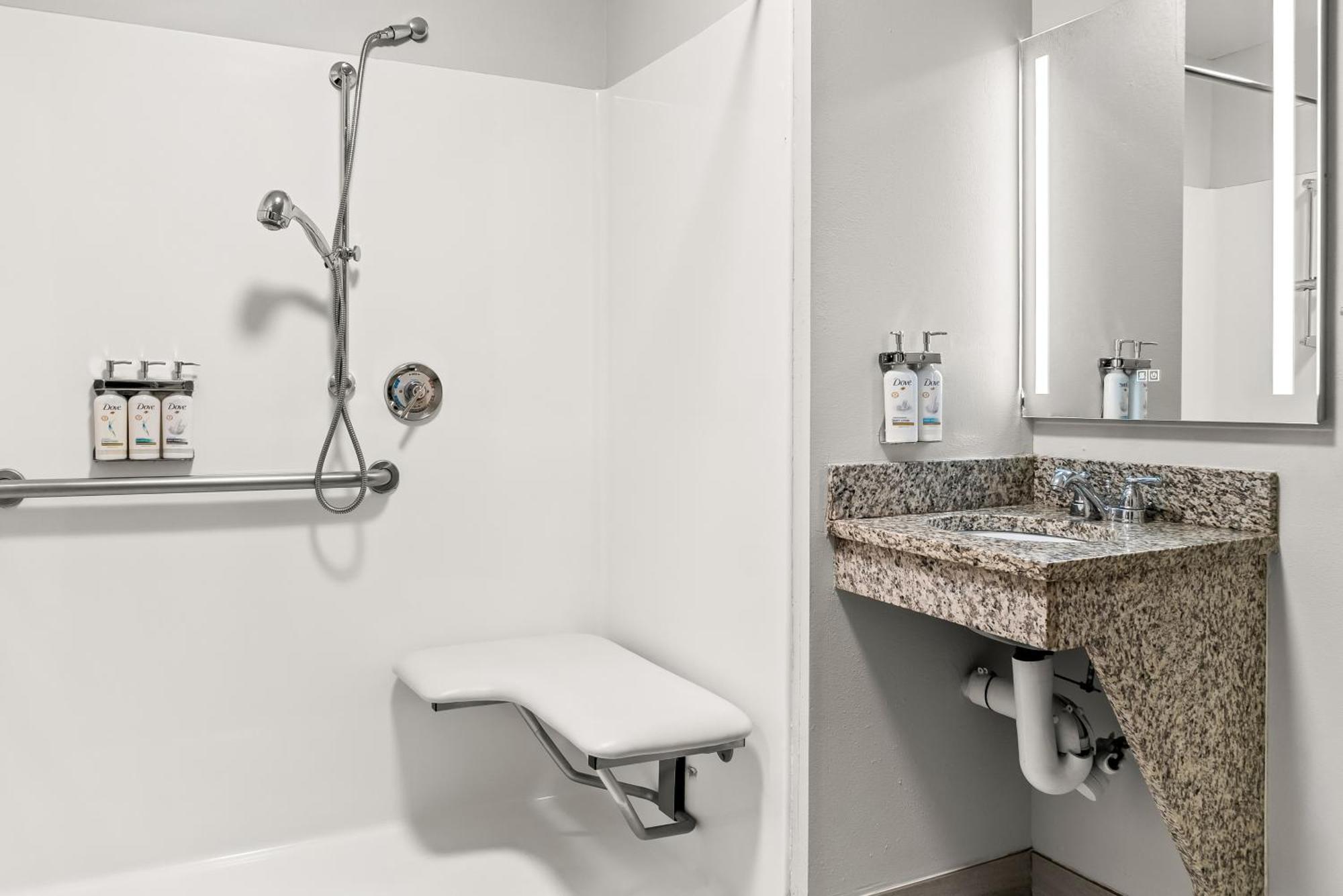 Holiday Inn Express & Suites - Detroit Northwest - Livonia By Ihg Εξωτερικό φωτογραφία