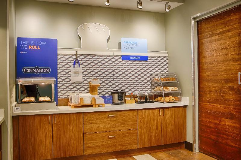 Holiday Inn Express & Suites - Detroit Northwest - Livonia By Ihg Εξωτερικό φωτογραφία